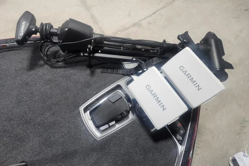 Slide: The Image of 2025 Ranger Z520R Cup-Equipped boat with Garmin electronics and trolling motor. - 8