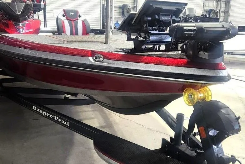 Slide: The Image of 2025 Ranger Z520R Cup-Equipped boat on trailer, featuring advanced Garmin technology. - 9
