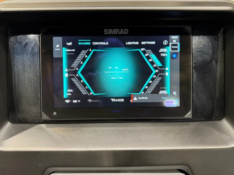 Slide: The Image of Tahoe Cascade 2385 Swingback (VRB) Tritoon & Honda 4-Stroke EFI 2026 - 13