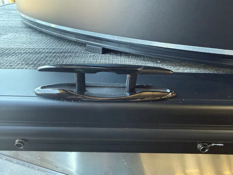 Slide: The Image of Tahoe Cascade 2385 Swingback (VRB) Tritoon & Honda 4-Stroke EFI 2026 - 42