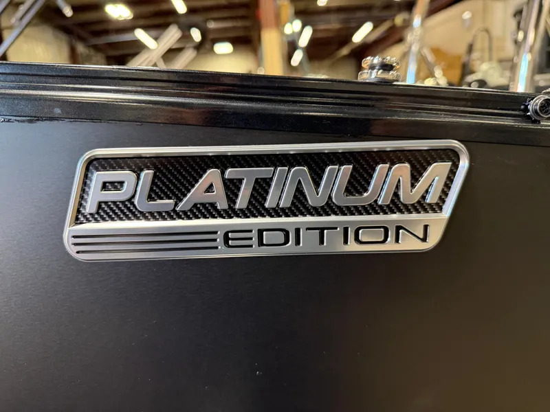 Slide: The Image of Tahoe Cascade 2385 Swingback (VRB) Tritoon & Honda 4-Stroke EFI 2026 - 45