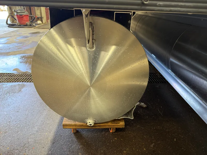 Slide: The Image of Tahoe Cascade 2385 Swingback (VRB) Tritoon & Honda 4-Stroke EFI 2026 - 47