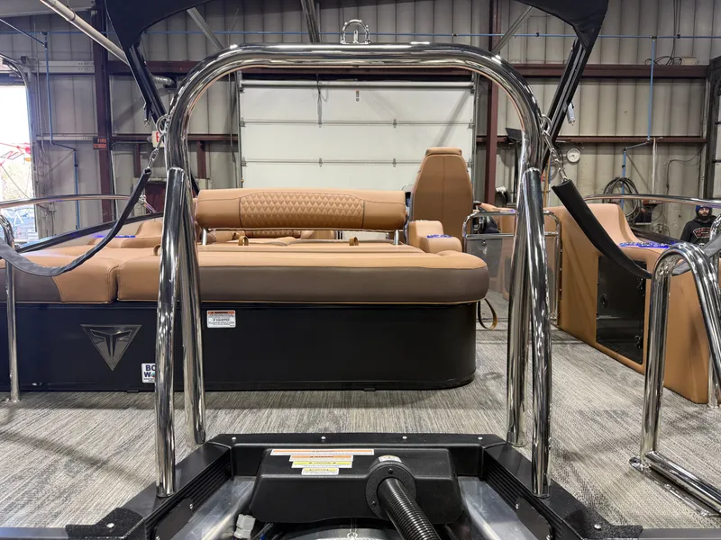 Slide: The Image of Tahoe Cascade 2385 Swingback (VRB) Tritoon & Honda 4-Stroke EFI 2026 - 50