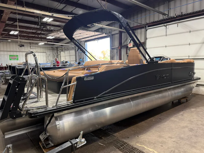 Slide: The Image of Tahoe Cascade 2385 Swingback (VRB) Tritoon & Honda 4-Stroke EFI 2026 - 52