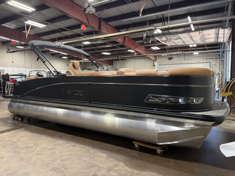 Slide: The Image of Tahoe Cascade 2385 Swingback (VRB) Tritoon & Honda 4-Stroke EFI 2026 - 53