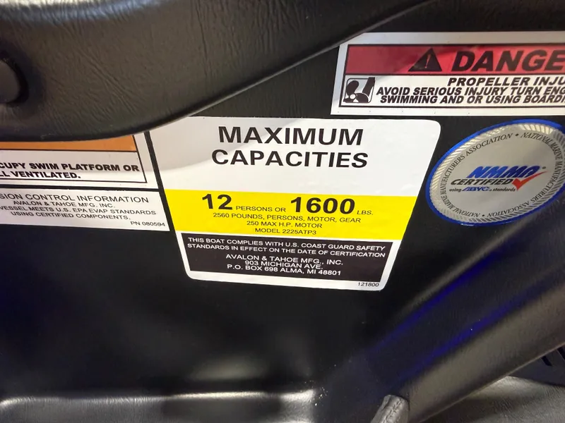 Slide: The Image of Tahoe 2026 Tahoe Cascade 200HP VRB 2385 Swingback Tritoon 2026 - 17