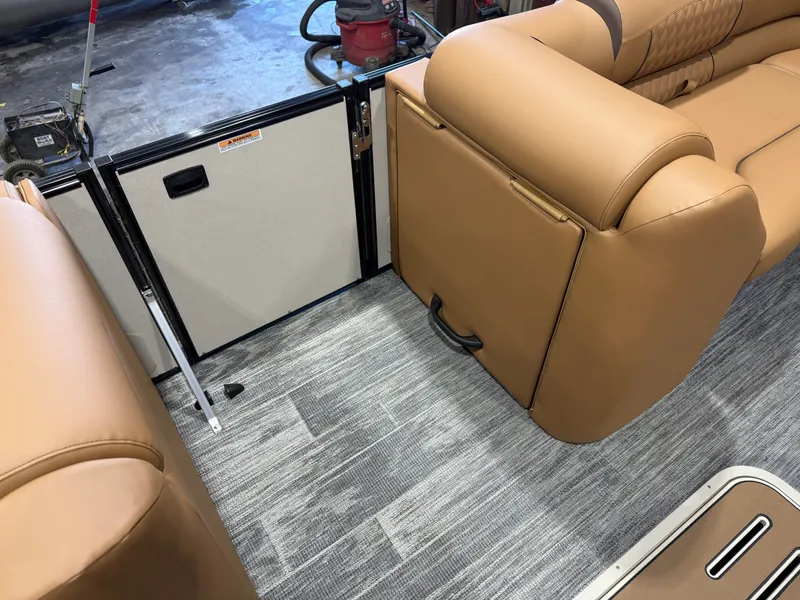 Slide: The Image of Tahoe 2026 Tahoe Cascade 200HP VRB 2385 Swingback Tritoon 2026 - 29