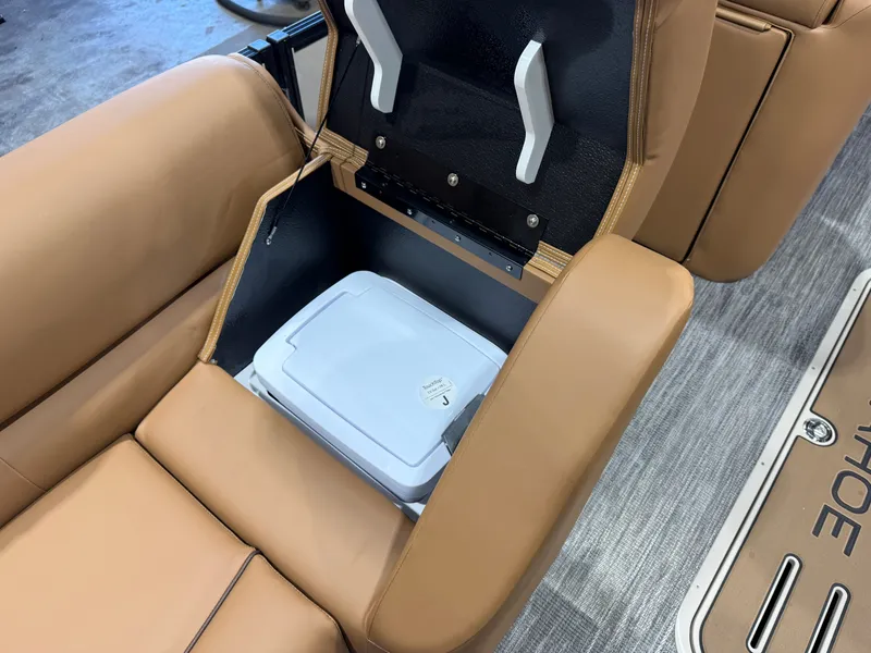 Slide: The Image of Tahoe 2026 Tahoe Cascade 200HP VRB 2385 Swingback Tritoon 2026 - 31