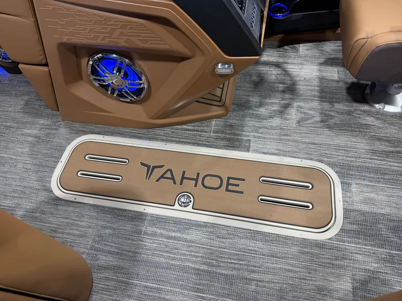 Slide: The Image of Tahoe 2026 Tahoe Cascade 200HP VRB 2385 Swingback Tritoon 2026 - 32