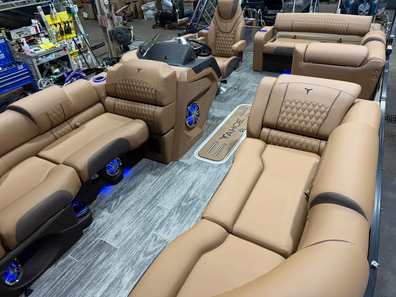 Slide: The Image of Tahoe 2026 Tahoe Cascade 200HP VRB 2385 Swingback Tritoon 2026 - 36