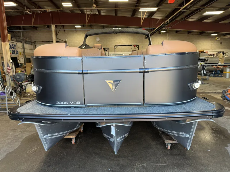 Slide: The Image of Tahoe 2026 Tahoe Cascade 200HP VRB 2385 Swingback Tritoon 2026 - 40