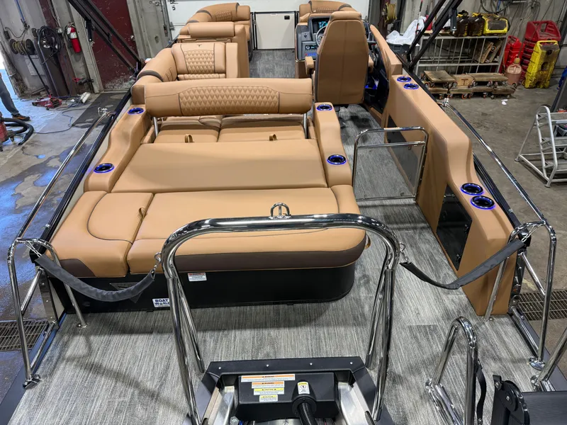 Slide: The Image of Tahoe 2026 Tahoe Cascade 200HP VRB 2385 Swingback Tritoon 2026 - 5