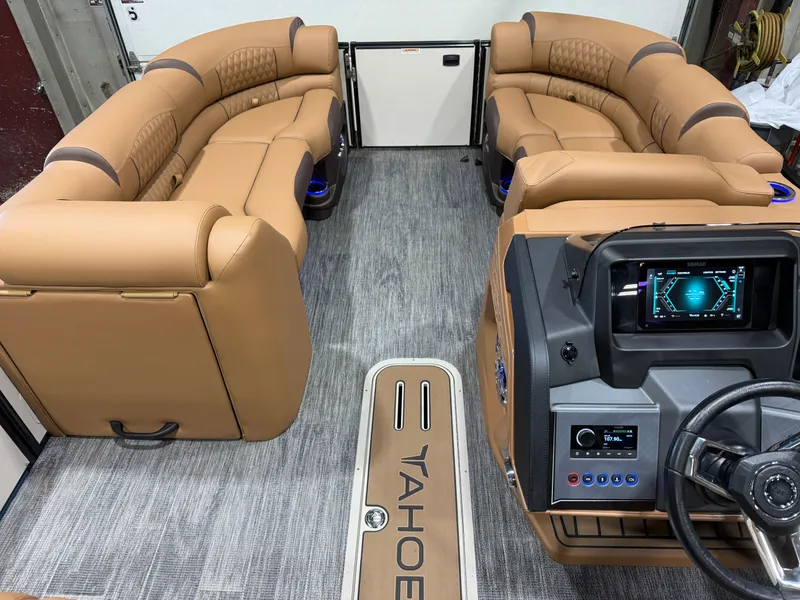 Slide: The Image of Tahoe Cascade 2385 Swingback (VRB) Tritoon & Honda 4-Stroke EFI 2026 - 34