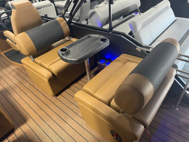 Slide: The Image of Bentley Pontoons Elite 200HP QSB 223 Quad Swingback Tritoon 2026 - 22