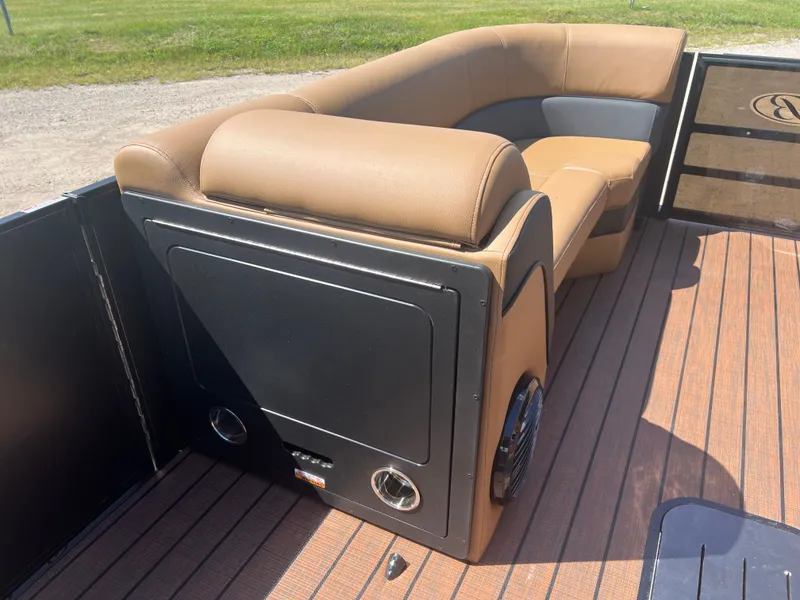 Slide: The Image of Bentley Pontoons Elite 200HP QSB 223 Quad Swingback Tritoon 2026 - 7
