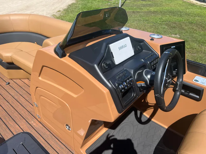 Slide: The Image of Bentley Pontoons Elite 223 Quad Swingback Tritoon 2026 - 17