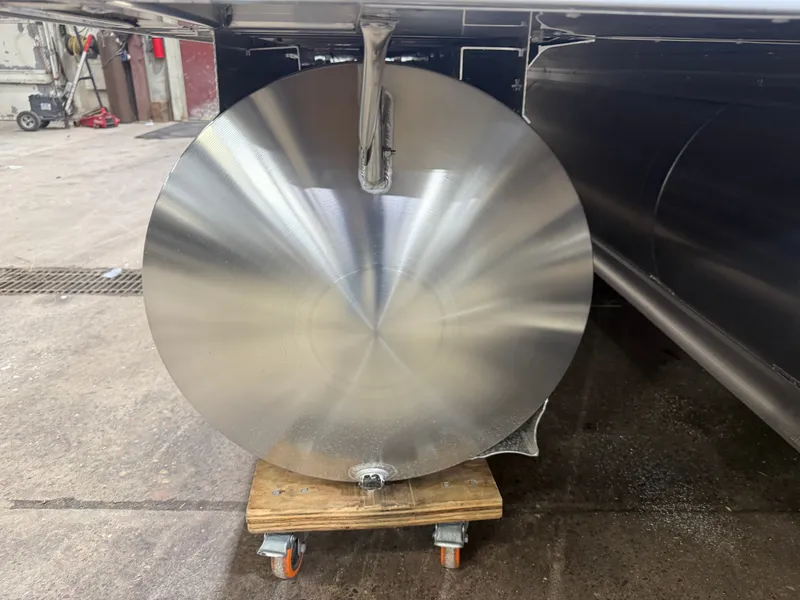 Slide: The Image of Tahoe LTZ 200HP VRB 2385 Swingback Tritoon 2026 - 47