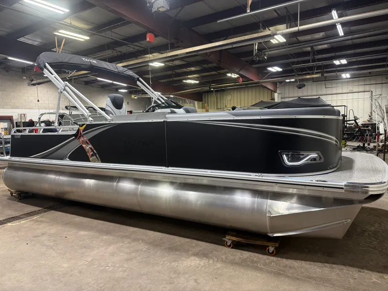 Slide: The Image of Tahoe LTZ 2385 Swingback (VRB) Tritoon & Honda 4-Stroke EFI 2026 - 52