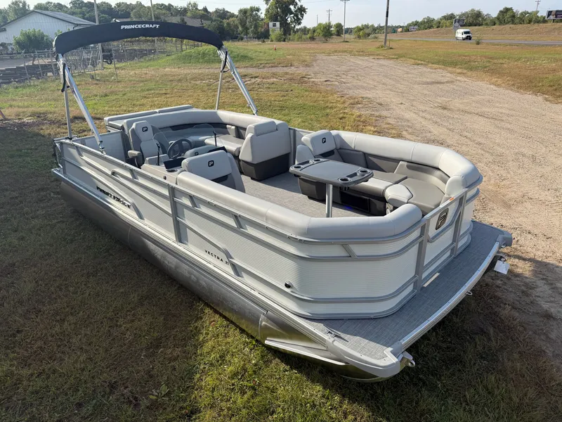 Slide: The Image of Princecraft Vectra 115HP 21 Cruise 2026 - 41