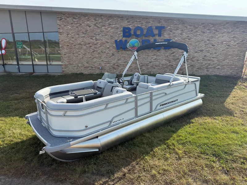 Slide: The Image of Princecraft Vectra 115HP 21 Cruise 2026 - 42