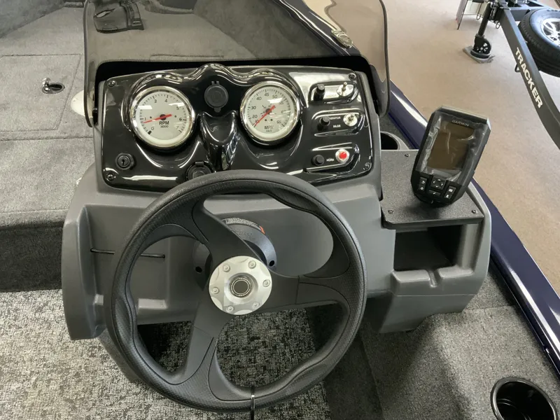 Slide: The Image of Tracker Super Guide V-16 SC 2026 - 8