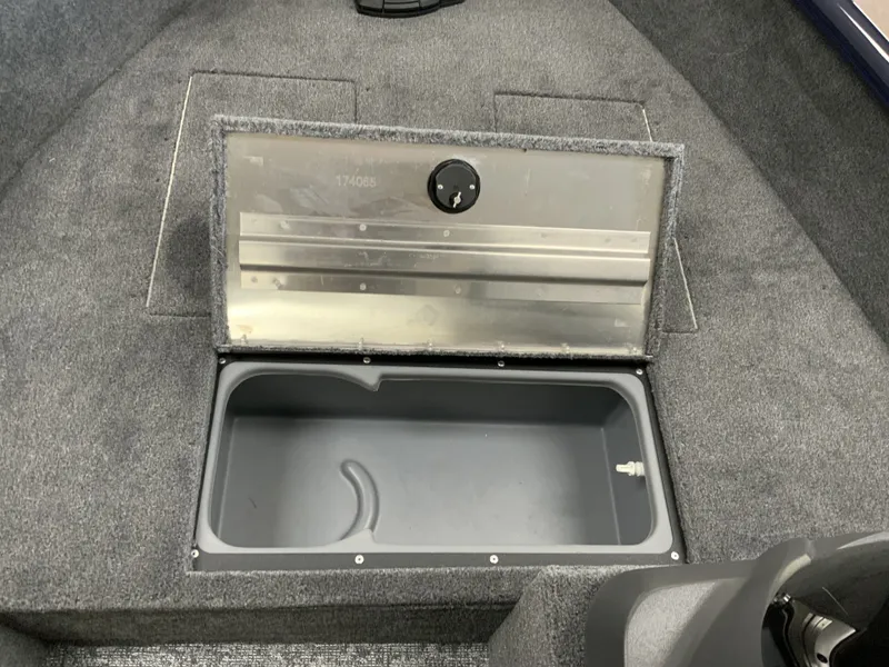 Slide: The Image of Tracker Super Guide V-16 SC 2026 - 9