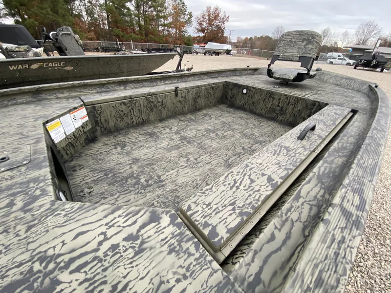 Slide: The Image of Tracker Grizzly 1654 T Sportsman 2026 - 8