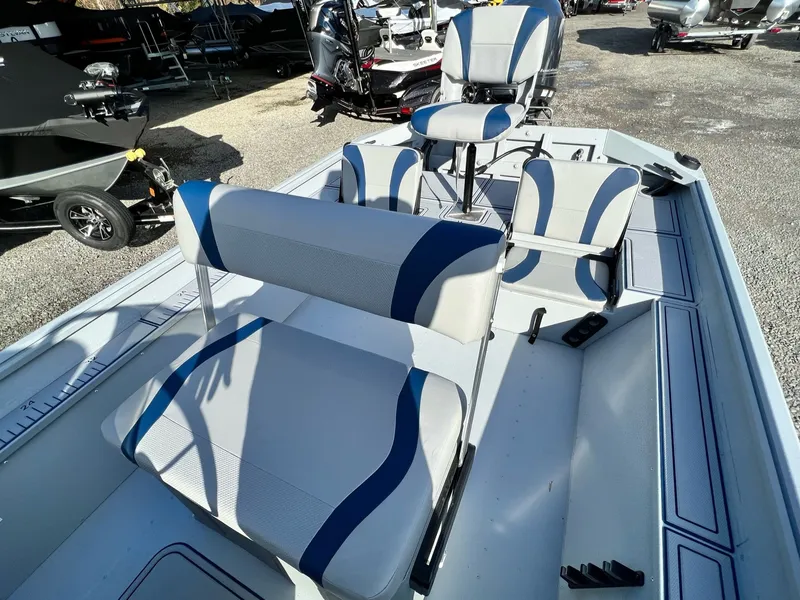 Slide: The Image of G3 Gator Tough 18 CCJ DLX 2026 - 12