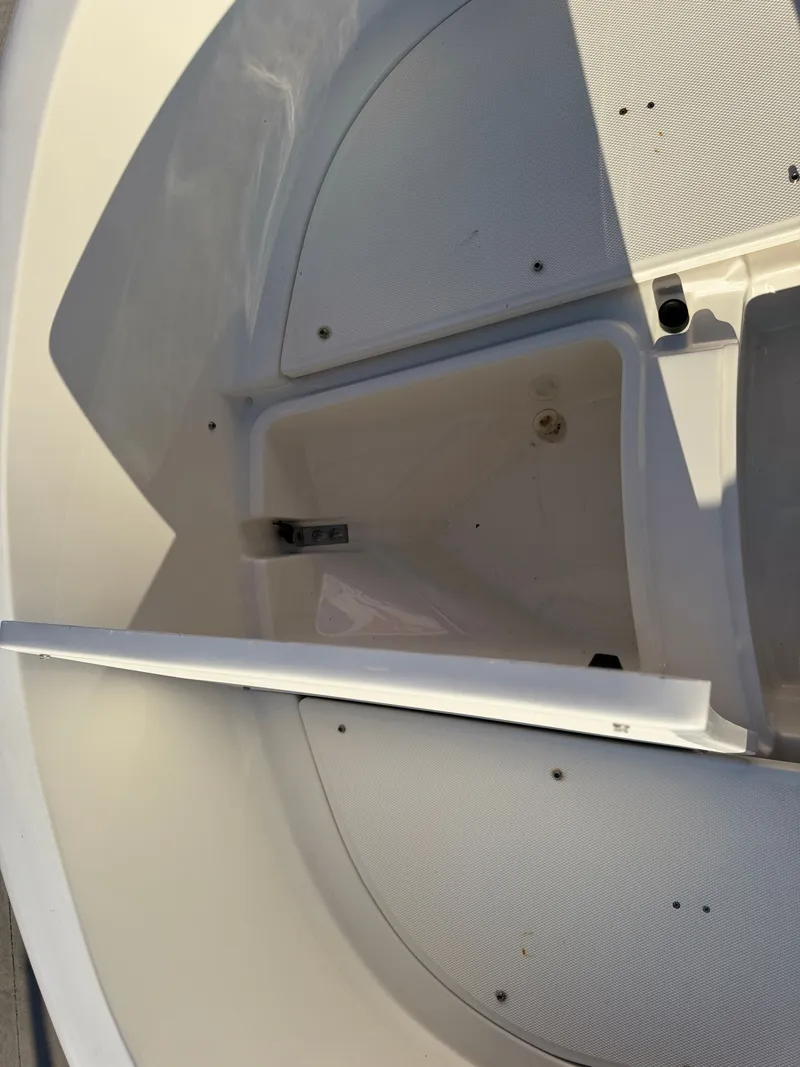 Slide: The Image of Bayliner T20 2021 - 20