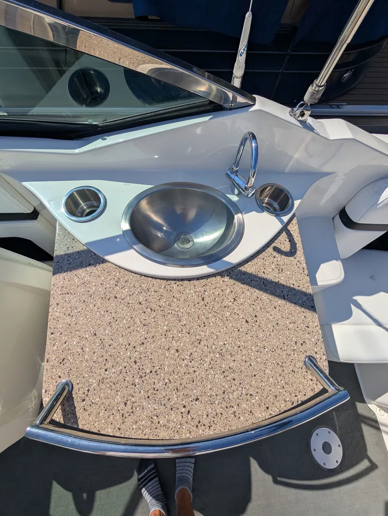 Slide: The Image of Sea Ray 270 SLX 2015 - 16