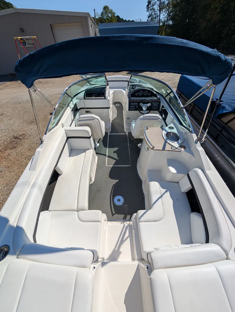 Slide: The Image of Sea Ray 270 SLX 2015 - 23