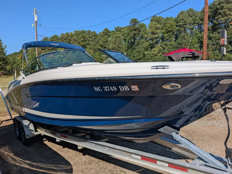 Slide: The Image of Sea Ray 270 SLX 2015 - 24