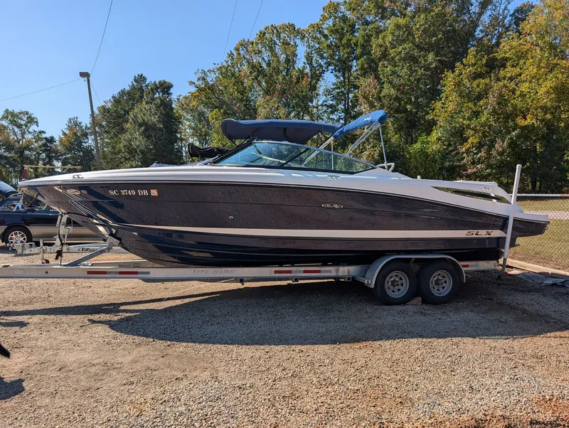 Slide: The Image of Sea Ray 270 SLX 2015 - 4