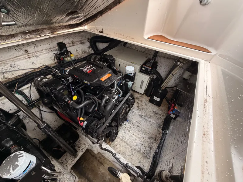 Slide: The Image of Rinker Fiesta Vee 342 2004 - 27