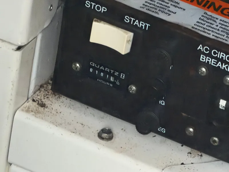 Slide: The Image of Rinker Fiesta Vee 342 2004 - 29