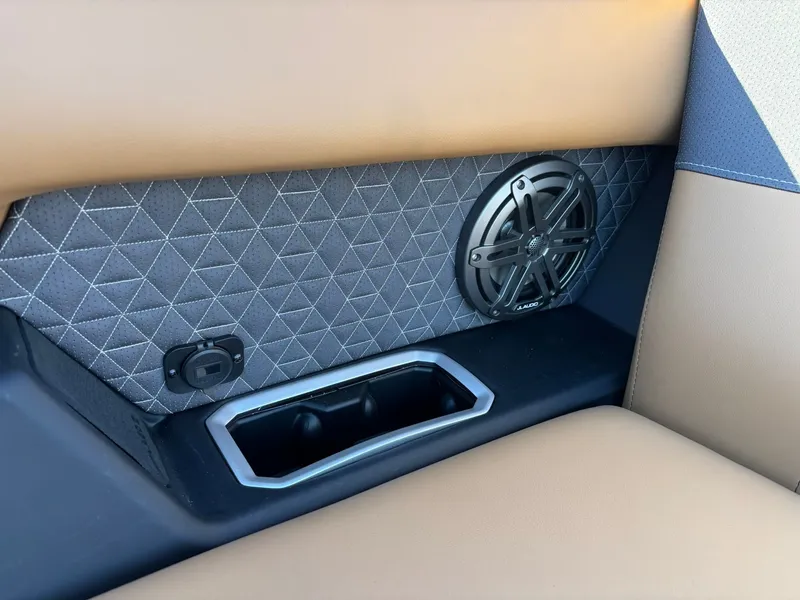 Slide: The Image of Viaggio Z22S 2026 - 11