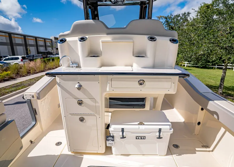 Slide: The Image of Scout 260 LXF 2026 - 12