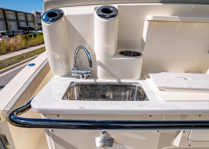 Slide: The Image of Scout 260 LXF 2026 - 13