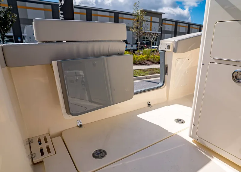 Slide: The Image of Scout 260 LXF 2026 - 9