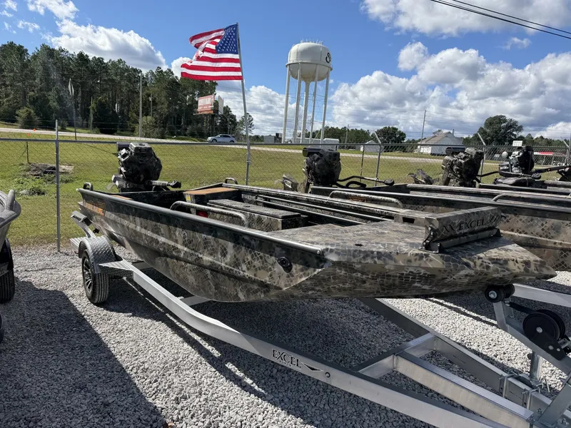 Slide: The Image of Excel Shallow Water F4 175 PRO 2026 - 1