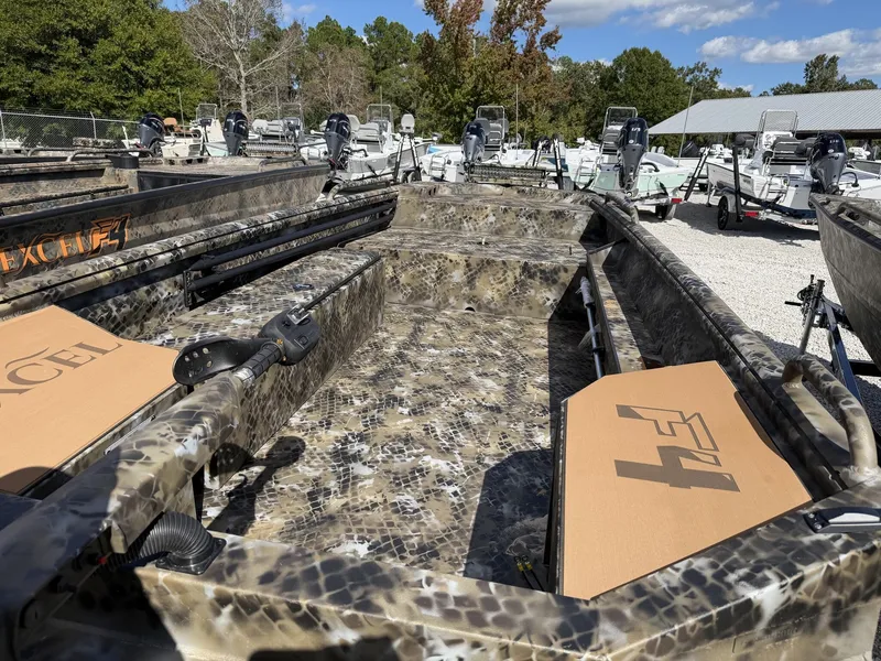 Slide: The Image of Excel Shallow Water F4 175 PRO 2026 - 11