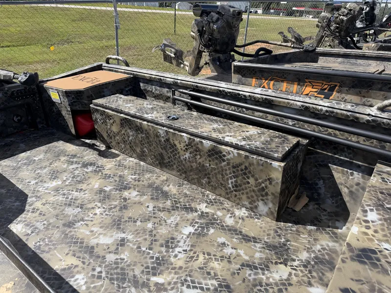 Slide: The Image of Excel Shallow Water F4 175 PRO 2026 - 7