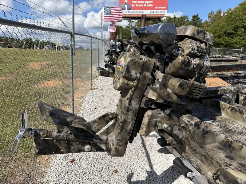 Slide: The Image of Excel Shallow Water F4 175 PRO 2026 - 9