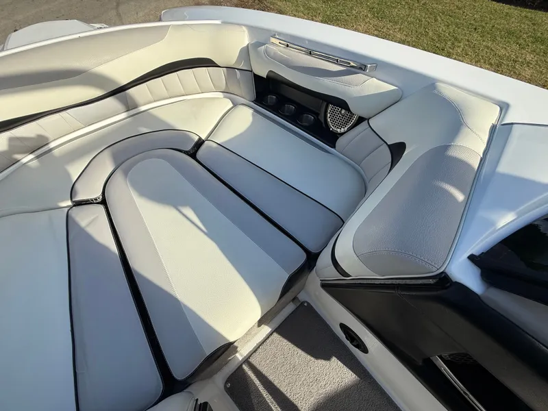 Slide: The Image of Malibu Wakesetter 22 MXZ 2012 - 456