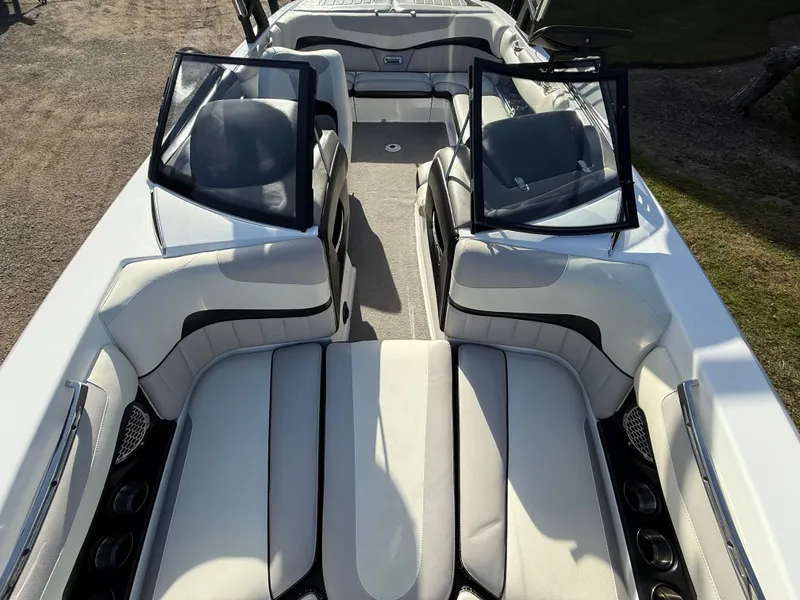 Slide: The Image of Malibu Wakesetter 22 MXZ 2012 - 481