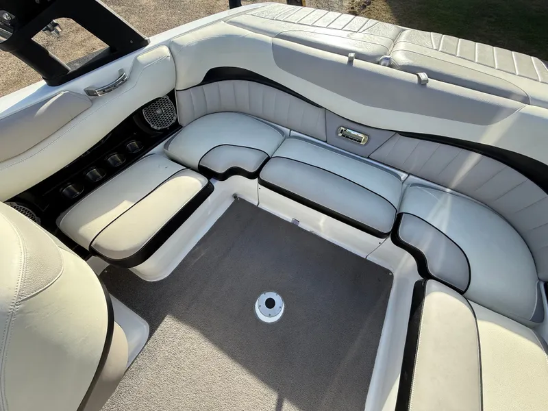 Slide: The Image of Malibu Wakesetter 22 MXZ 2012 - 607