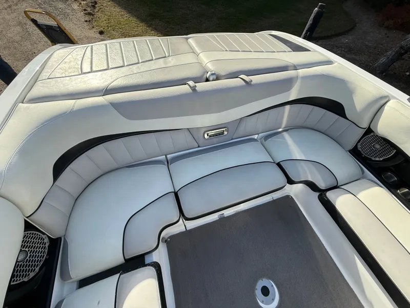 Slide: The Image of Malibu Wakesetter 22 MXZ 2012 - 612