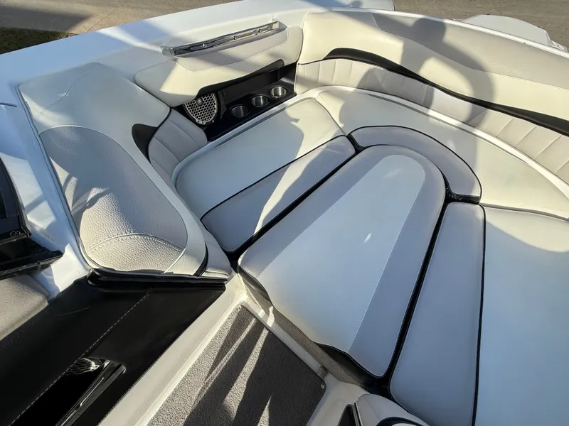 Slide: The Image of Malibu Wakesetter 22 MXZ 2012 - 506