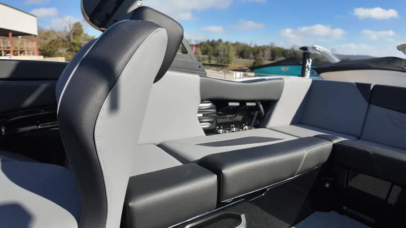 Slide: The Image of MasterCraft NXT22 2026 - 10