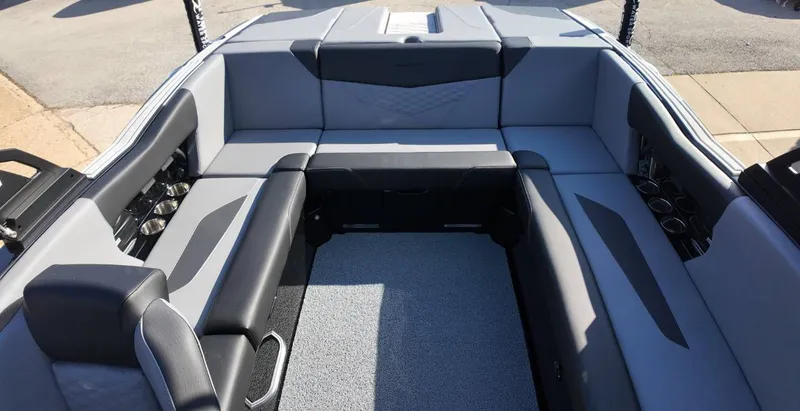 Slide: The Image of MasterCraft NXT22 2026 - 13